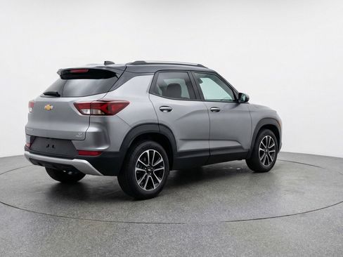 Used 2025 Chevrolet TrailBlazer LT image 9