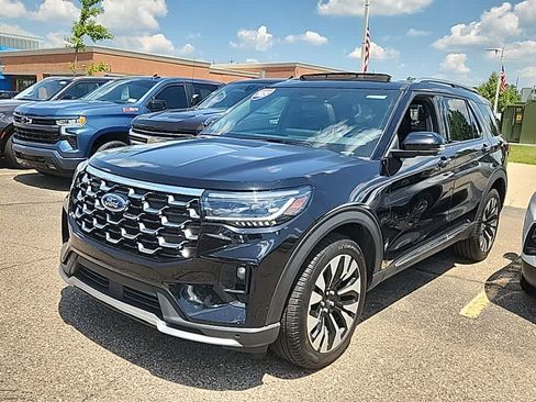 Used 2025 Ford Explorer Platinum w/ LUX Leather Package AWD/4WD image 2