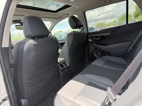 Used 2025 Subaru Outback Onyx Edition AWD/4WD image 5