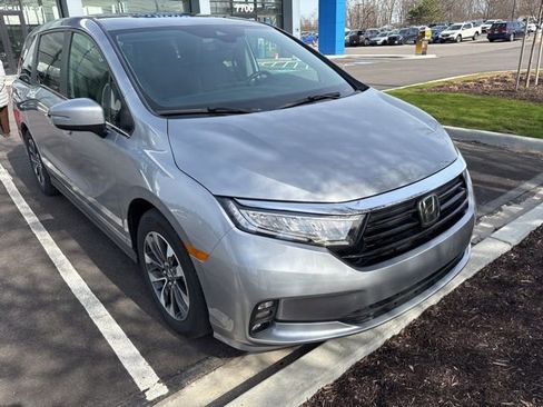 Used 2023 Honda Odyssey EX-L image 3