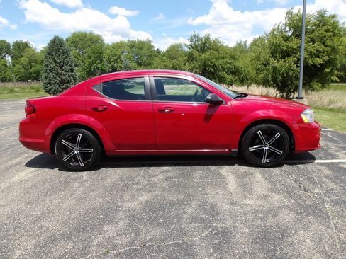 Used 2013 Dodge Avenger SE image 2