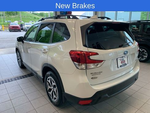 Certified 2023 Subaru Forester Premium AWD/4WD image 9