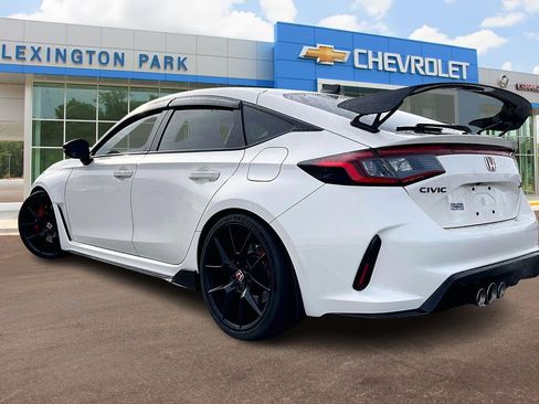 Used 2024 Honda Civic Type R image 3