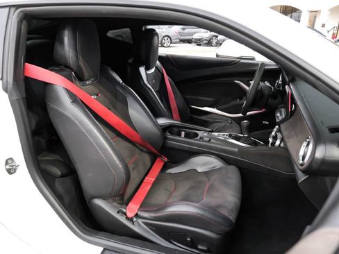 Used 2018 Chevrolet Camaro ZL1 RWD image 19