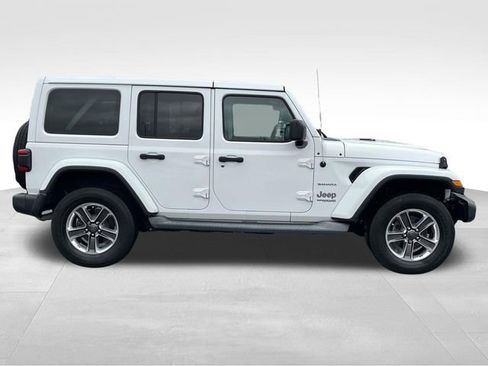 Used 2019 Jeep Wrangler Unlimited Sahara image 8