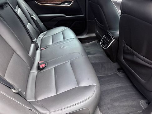 Used 2013 Cadillac XTS Luxury image 14