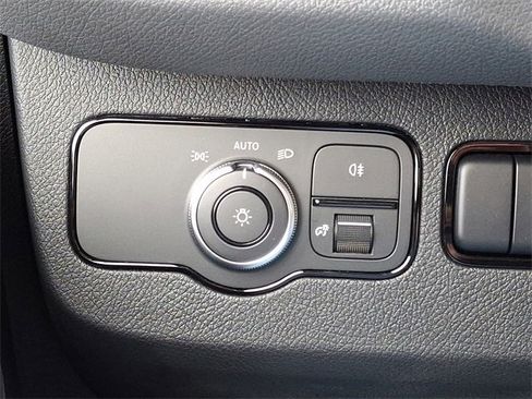 Used 2024 Mercedes-Benz Sprinter 4500 image 25