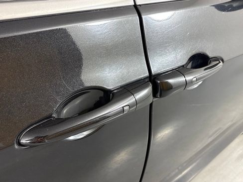 Used 2023 Chrysler Pacifica Touring-L FWD image 12
