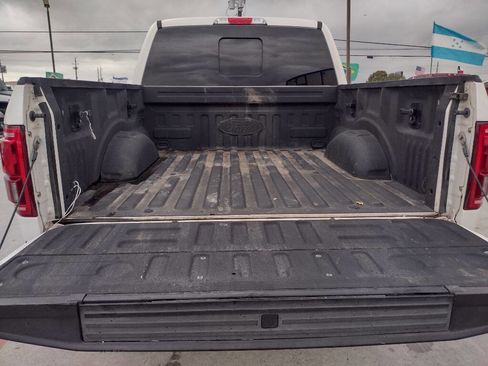 Used 2015 Ford F150 Platinum w/ Equipment Group 701A Luxury image 9