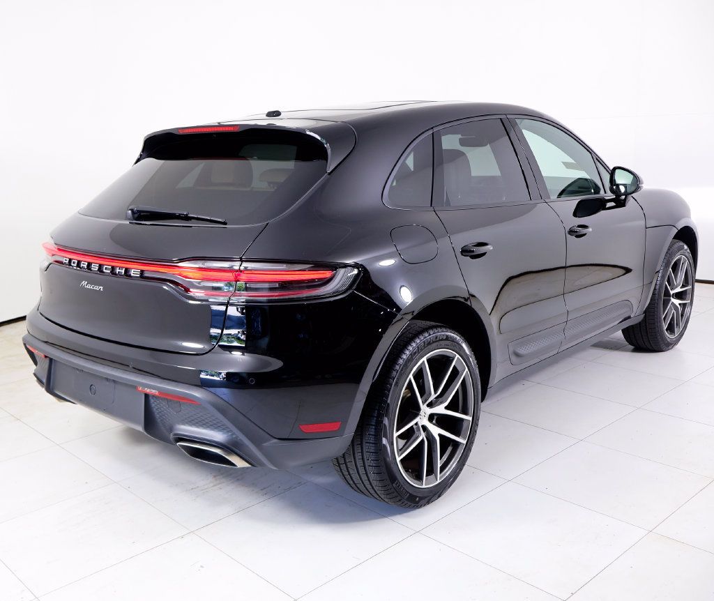 Certified 2026 Porsche Macan AWD/4WD image 30