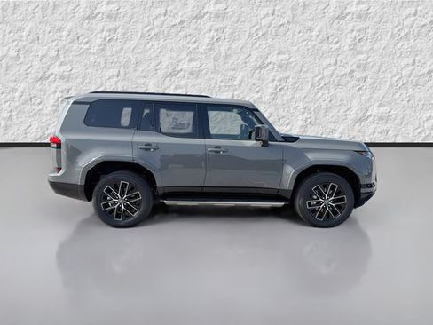 New 2026 Lexus GX 550 AWD/4WD image 2