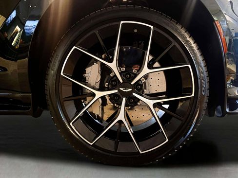 New 2026 Aston Martin DBX 707 image 8