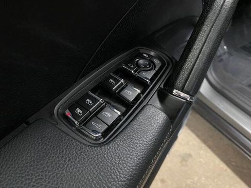 Used 2014 Porsche Cayenne AWD/4WD image 11