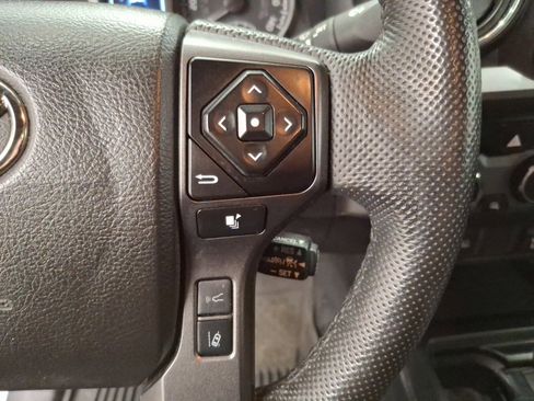 Used 2023 Toyota Tacoma TRD Off-Road image 19