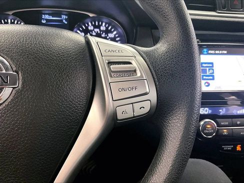 Used 2015 Nissan Rogue SV w/ SV Premium Package image 19