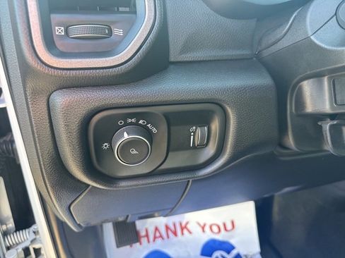 Used 2024 RAM 2500 Tradesman w/ Chrome Appearance Group image 16