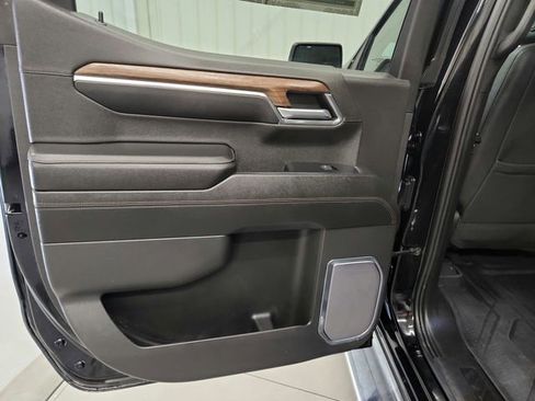 Used 2023 Chevrolet Silverado 1500 High Country w/ Technology Package image 37