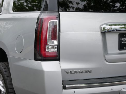 Used 2018 GMC Yukon Denali w/ Denali Ultimate Package AWD/4WD image 17