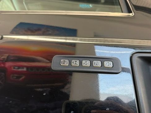 Used 2016 Ford F250 XLT w/ XLT Premium Package AWD/4WD image 4