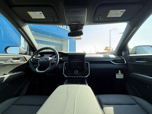 New 2025 GMC Acadia Elevation w/ Elevation Premium Package image 11