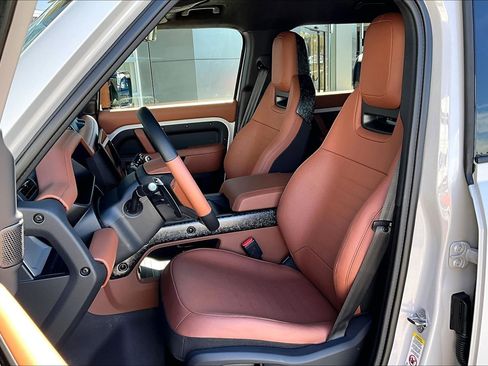 New 2026 Land Rover Defender 110 OCTA image 9