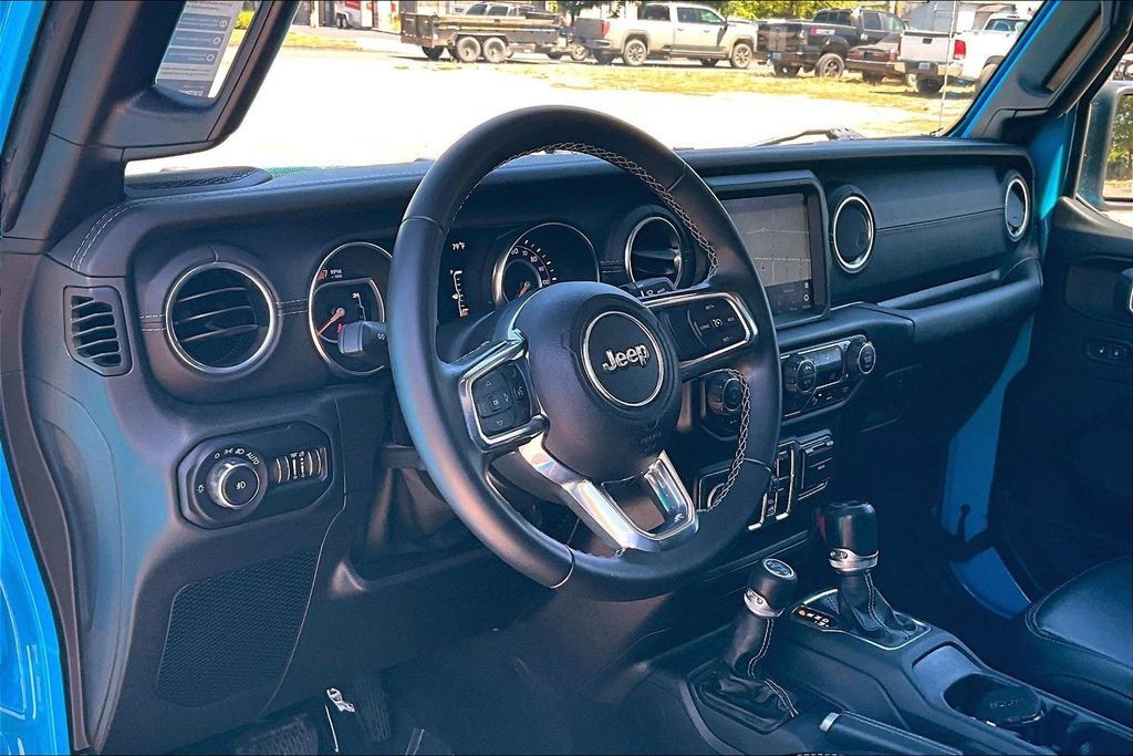 Used 2021 Jeep Wrangler Unlimited Sahara AWD/4WD image 18