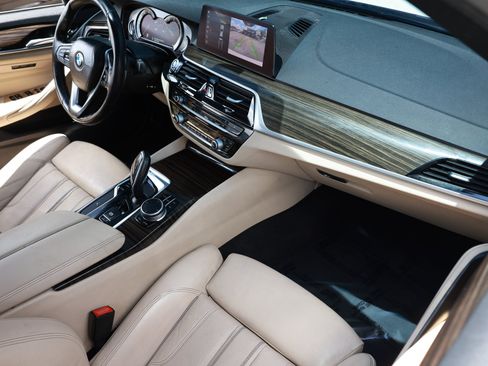 Used 2019 BMW 530i w/ Convenience Package RWD image 22