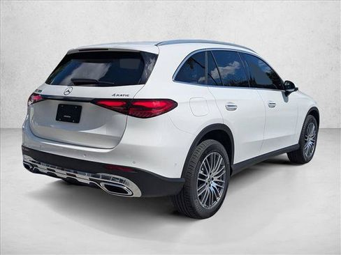 Used 2026 Mercedes-Benz GLC 300 4MATIC image 2