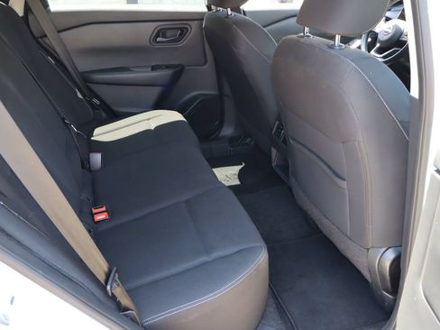 Used 2024 Nissan Rogue S AWD/4WD image 17