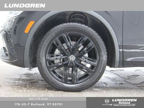 Used 2022 Volkswagen Tiguan SE R-Line image 53