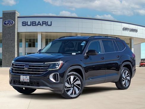 Used 2025 Volkswagen Atlas SE FWD image 1