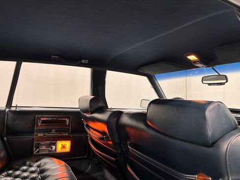 Used 1987 Cadillac Brougham RWD image 26