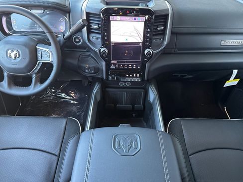 New 2026 RAM 2500 Laramie AWD/4WD image 12