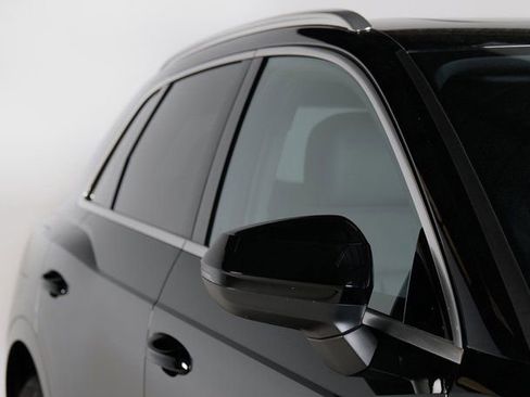 Certified 2024 Audi Q3 2.0T Premium Plus w/ Premium Plus Package image 28