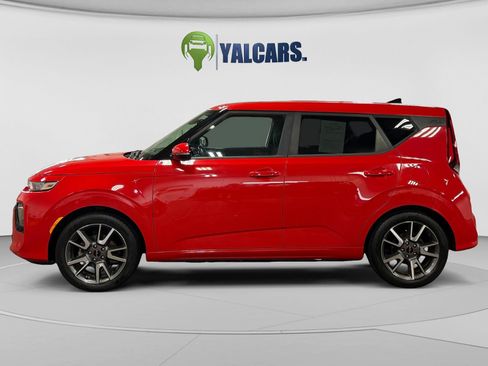 Used 2022 Kia Soul GT-Line FWD image 2