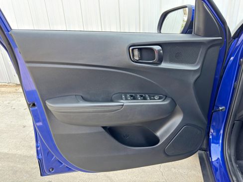 Used 2022 Hyundai Venue Limited w/ Cargo Package image 37