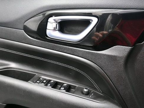 Used 2024 Jeep Compass Limited w/ High Altitude Package image 23