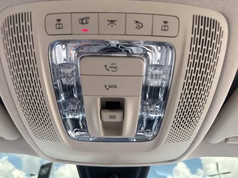 Used 2022 Mercedes-Benz GLB 250 4MATIC image 21