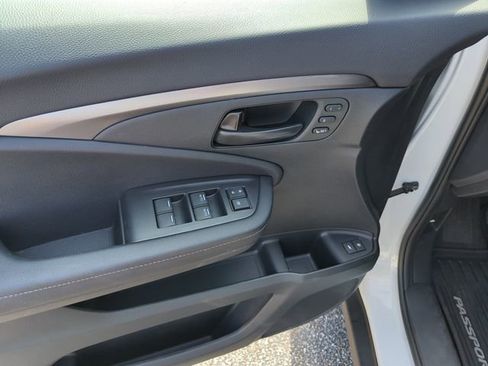 Certified 2023 Honda Passport EX-L image 18