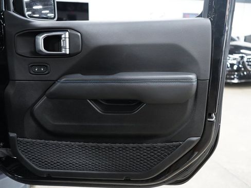 Used 2024 Jeep Wrangler High Altitude AWD/4WD image 37