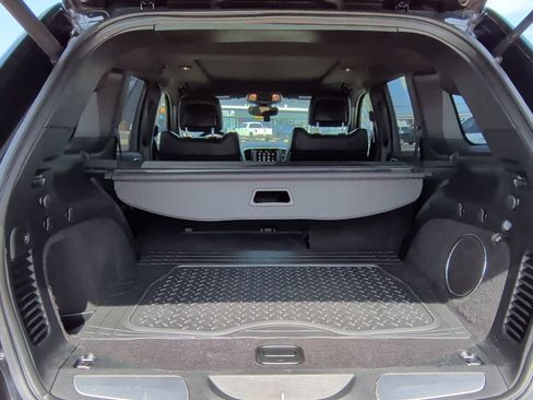 Used 2018 Jeep Grand Cherokee Limited w/ Luxury Group II image 41