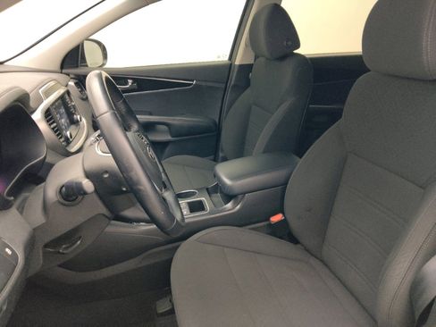 Used 2020 Kia Sorento S FWD image 17