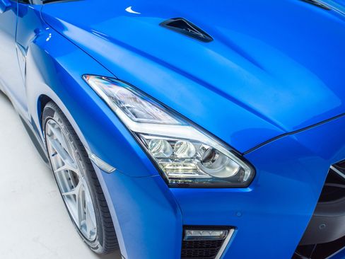 Used 2021 Nissan GT-R Premium AWD/4WD image 19