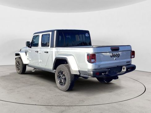 Certified 2023 Jeep Gladiator Sport S image 3