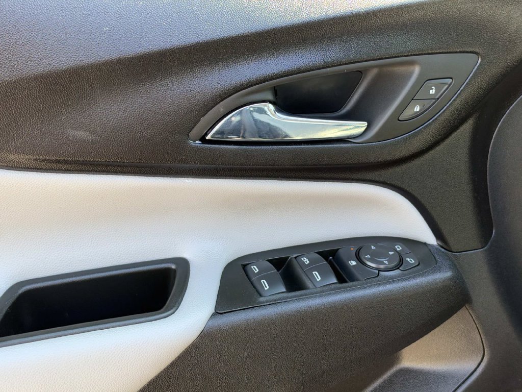 Used 2024 Chevrolet Equinox LS w/ Midnight Edition FWD image 23