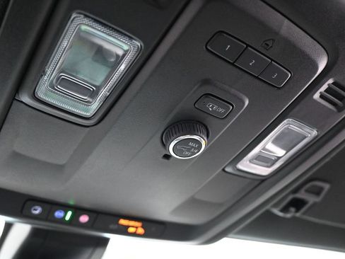 Used 2022 Chevrolet Tahoe LT RWD image 26