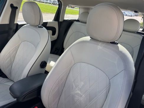 Used 2023 MINI Cooper Countryman S w/ Signature Upholstery Package AWD/4WD image 18