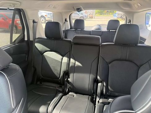Used 2025 Honda Pilot Elite image 18