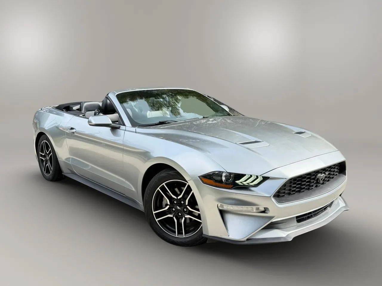 Used 2021 Ford Mustang Premium RWD image 6