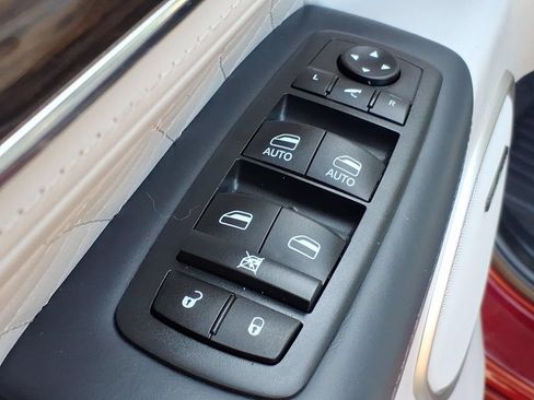 Used 2021 Jeep Grand Cherokee Summit AWD/4WD image 14
